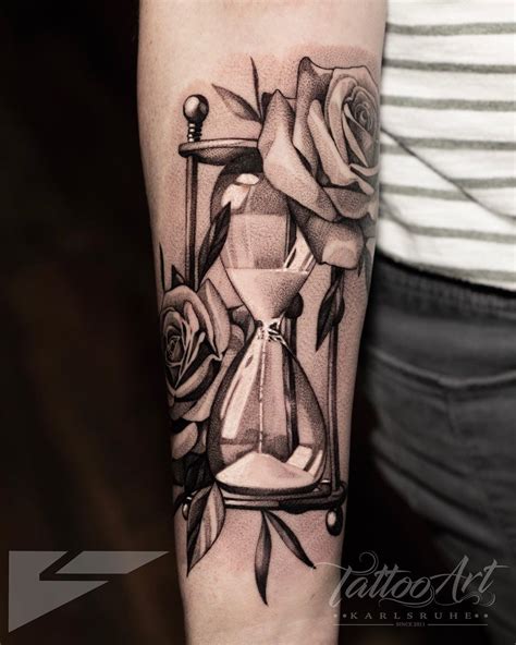 meaningful hourglass tattoos for females|20 Stunning Hourglass Tattoo Designs for Inspiration。